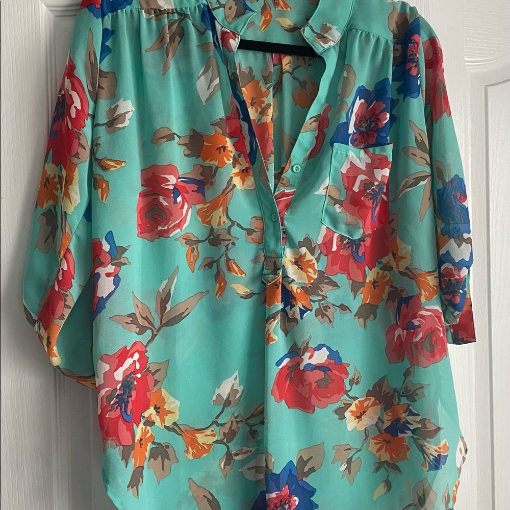 3/4 sleeved floral blouse